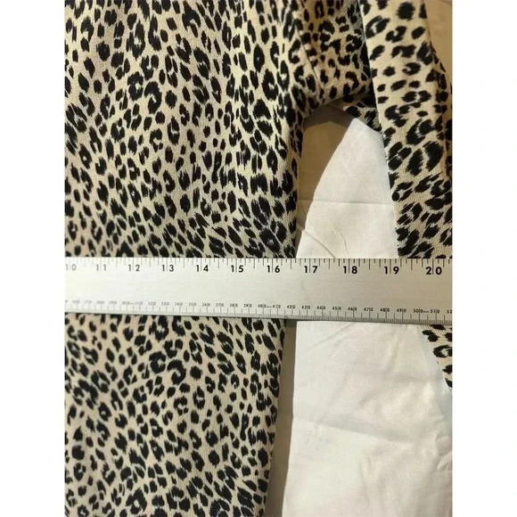 Anna Gray VTG Silk Womens V-Neck Leopard Print Blouse 3/4 Sleeve Size L Mob Wife - Picture 6 of 9